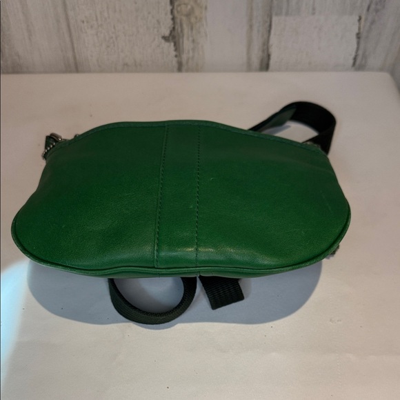 Coach Legacy Crossbody Jade Green Glove Hand Leather EUC - Picture 4 of 9